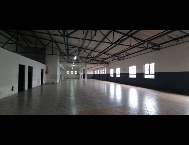 1,700M² OFFICE TO LET IN ROSSBURGH